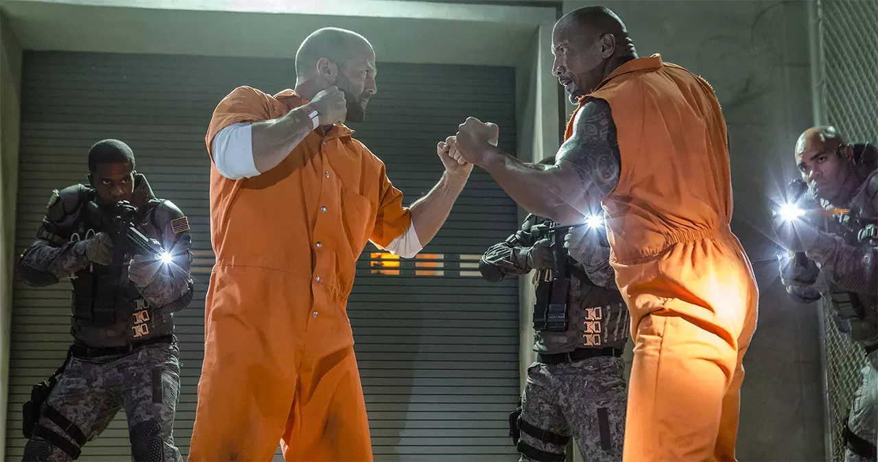 ตีตั๋วชนโรง: Fast & Furious 8 แอ็กชั่นสายซิ่ง โคตรโม้! โคตรบันเทิง!