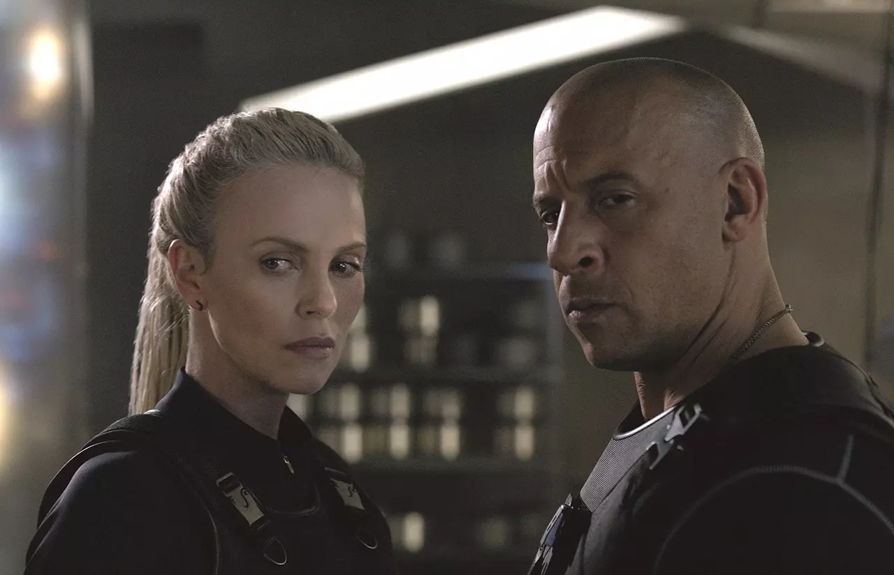 ตีตั๋วชนโรง: Fast & Furious 8 แอ็กชั่นสายซิ่ง โคตรโม้! โคตรบันเทิง!