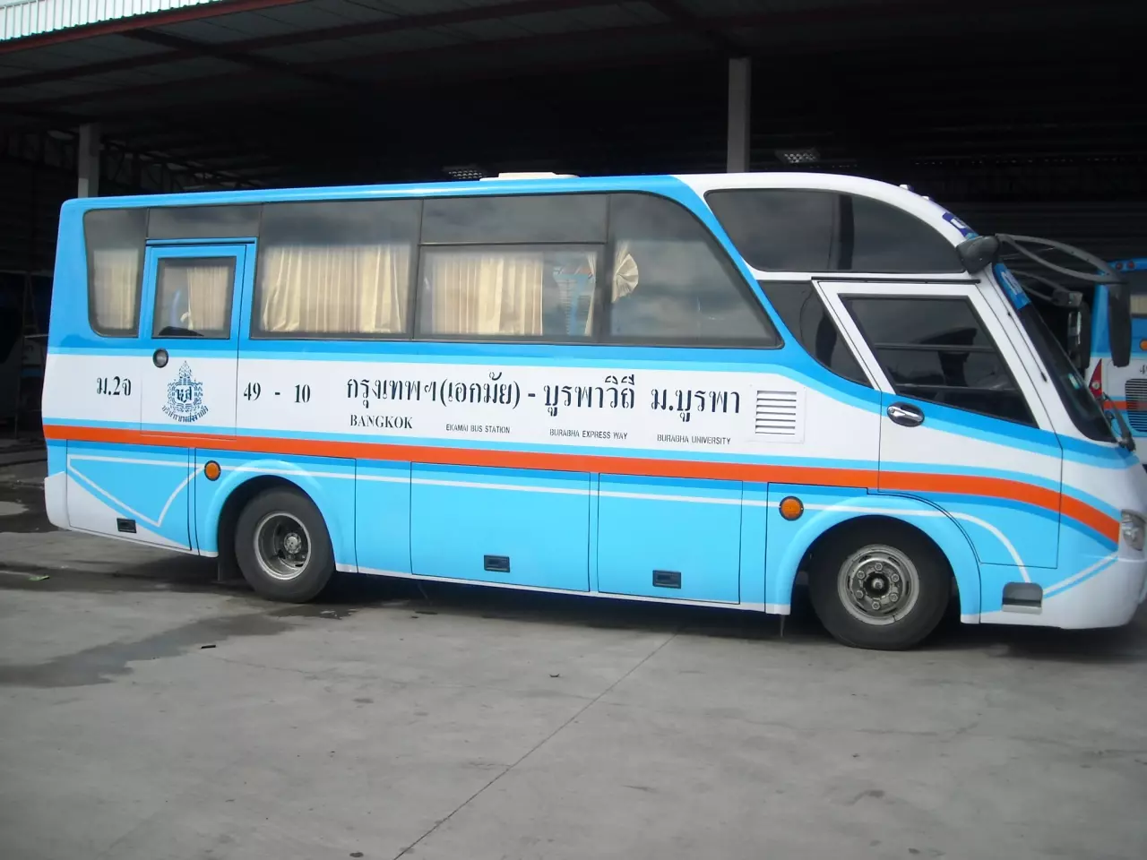 คนเดินทางต้องรู้! ไขข้อข้องใจ ‘มินิบัส’ พระเอกใหม่แทน ‘รถตู้’ ปลอดภัยกว่าจริงไหม?