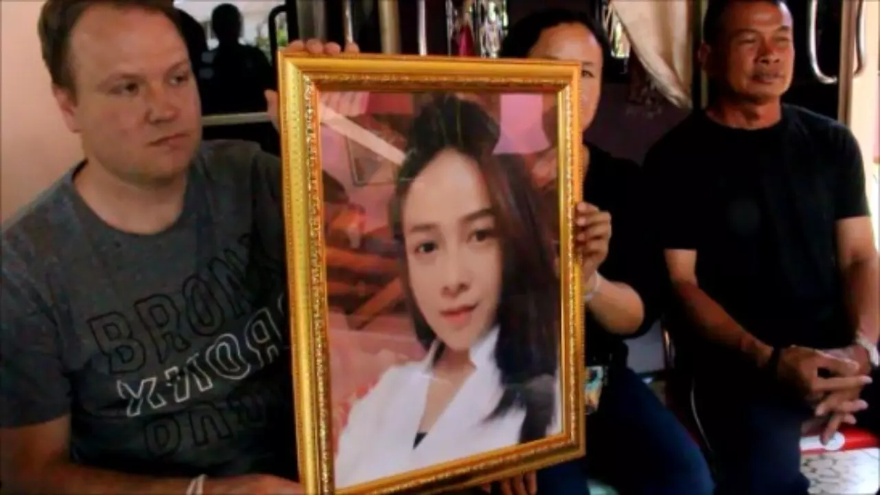เสี่ยหมึก รุดขอขมา พ่อ แม่ สาวถูกไฟช็อตดับ ปาร์ตี้โฟม 