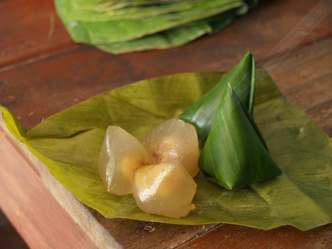 ขนมเทียนแก้วของฝากขึ้นชื่อ แป้งใสไส้เยอะ!