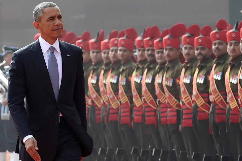 โอบามาตรวจแถวทหารกองเกียรติยศ (ภาพ: AP Photo)