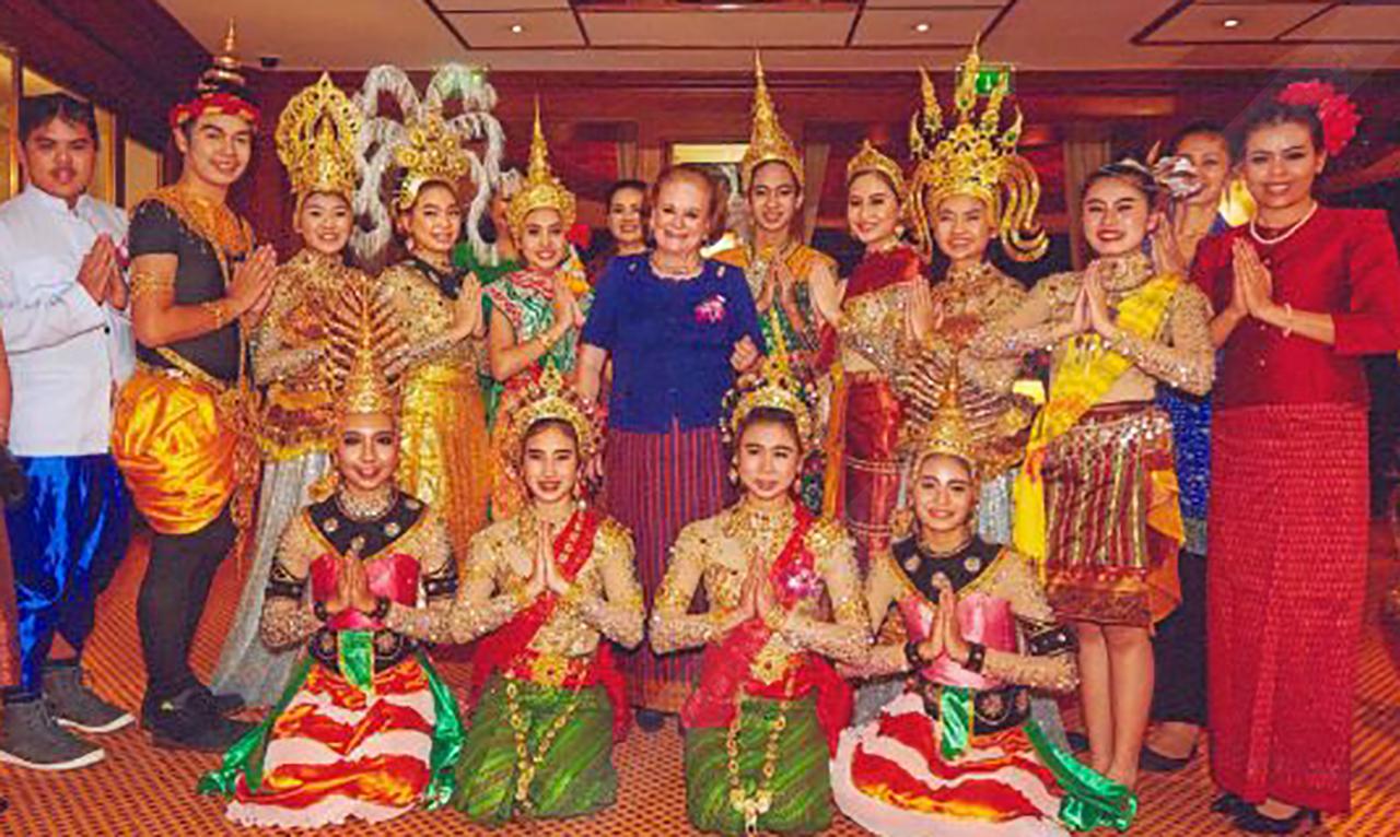 สัมพันธ์ไทย–เยอรมนี คุณหญิงบาร์บาร่า ริฟเนอร์ กงสุลกิตติมศักดิ์ ณ นครมิวนิก เยอรมนี จัดงานระลึกความสัมพันธ์ไทย-เยอรมนี ที่โรงแรมเคมเปนสกี้ มิวนิก มีชาวไทยและชาวต่างชาติไปร่วมงานกันคับคั่ง.