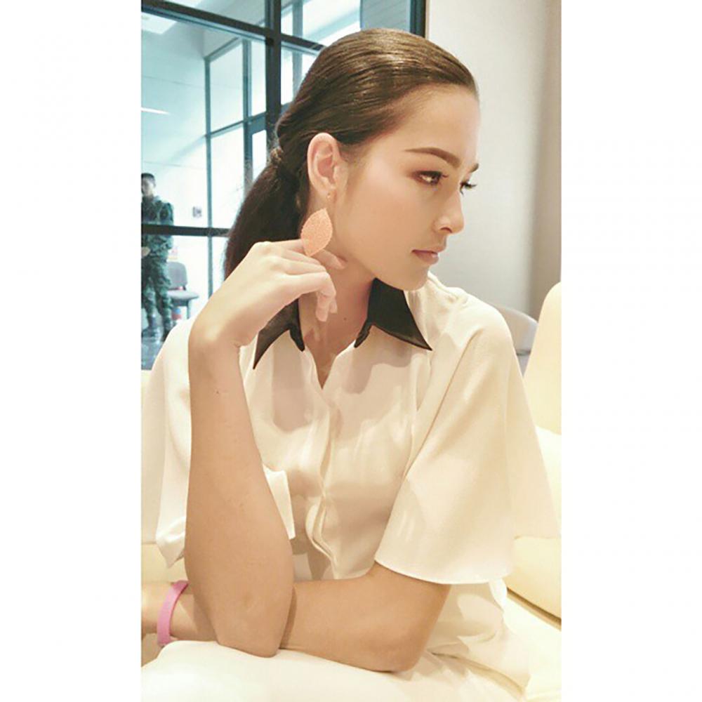 นิ่งขรึมบ้าง