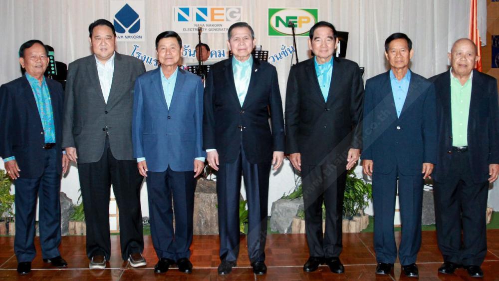 แฮปปี้นิวเยียร์ พล.อ.อัครเดช ศศิประภา จัดงาน “สุขสันต์ปีใหม่ 2558” ให้แก่พนักงานบริษัทนวนคร และ บริษัท เอ็นอีพี อสังหาริมทรัพย์และอุตสาหกรรม โดยมี พล.อ.ชัยณรงค์ หนุนภักดี และ พล.ต.อ.สมชาย วาณิชเสนี มาร่วมงานด้วย ที่โรงแรมมิราเคิล แกรนด์ วันก่อน.