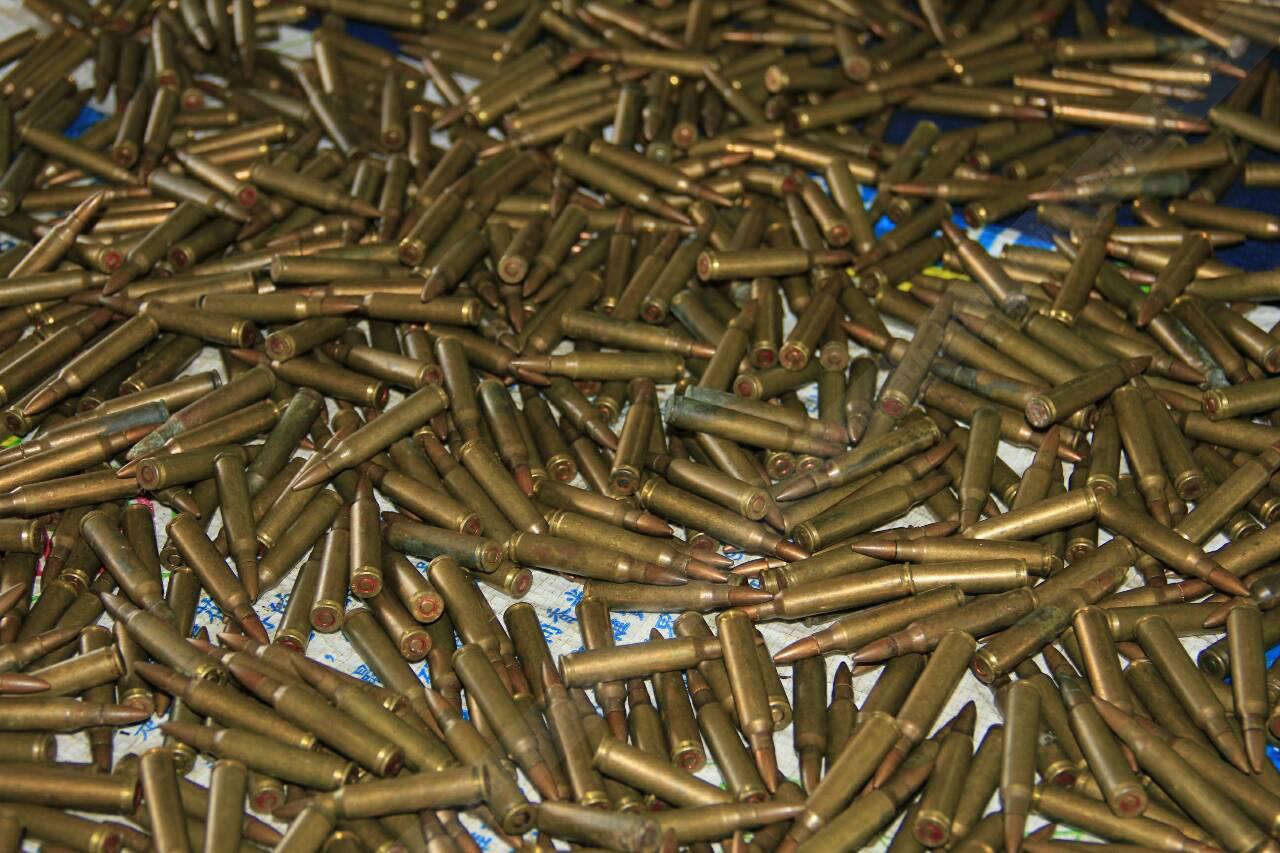กระสุนปืน M 16 กว่าพันนัด
