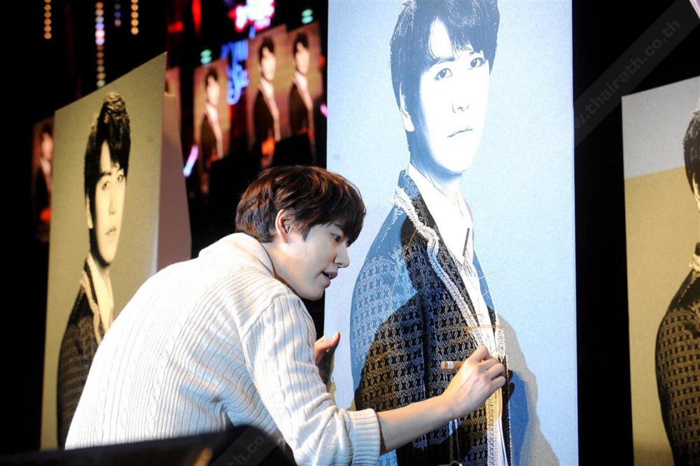 คยูฮยอน เมื่อครั้งมางานแฟนมีตติ้งที่เมืองไทย