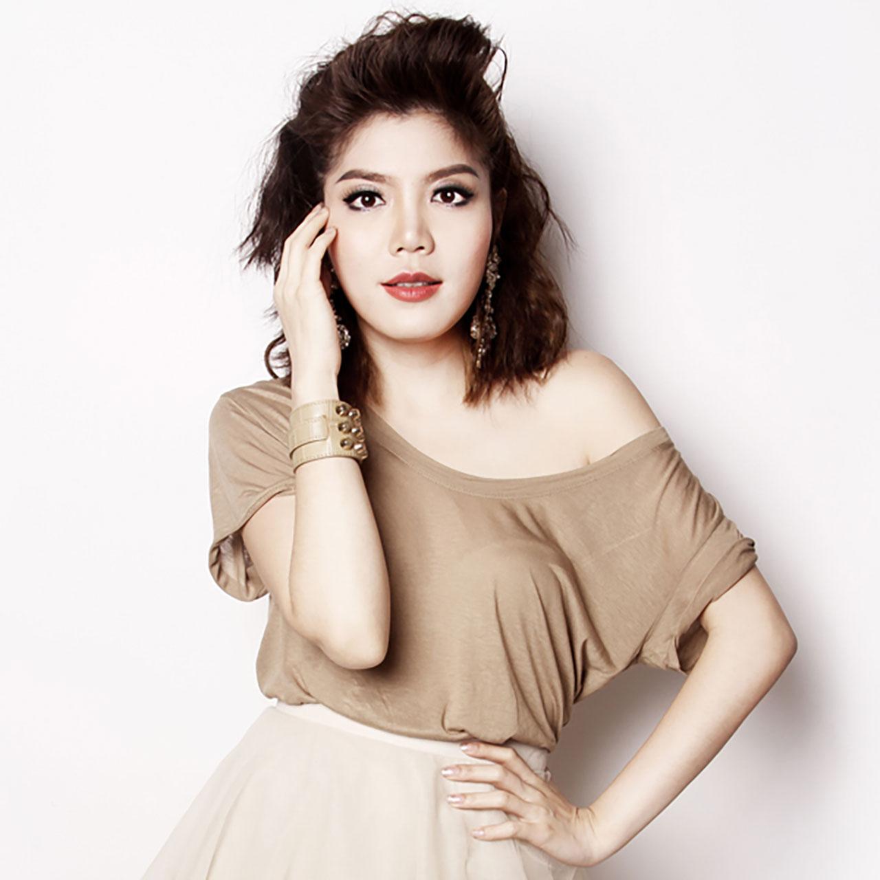 แป้ง-อัชฌา เจริญรัศมีเกียรติ : แฟชั่นนิสต้าสาวสวย และมากความสามารถ