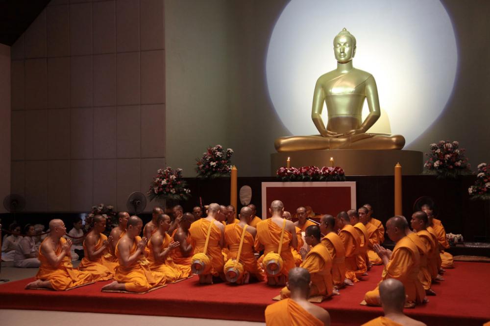 พิธีอุปสมบทหมู่นานาชาติ ณ อุโบสถวัดพระธรรมกาย