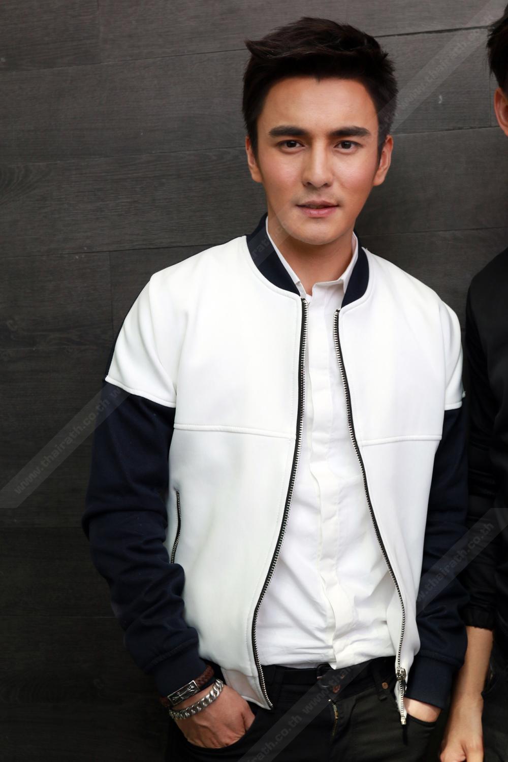 หล่อเข้ม