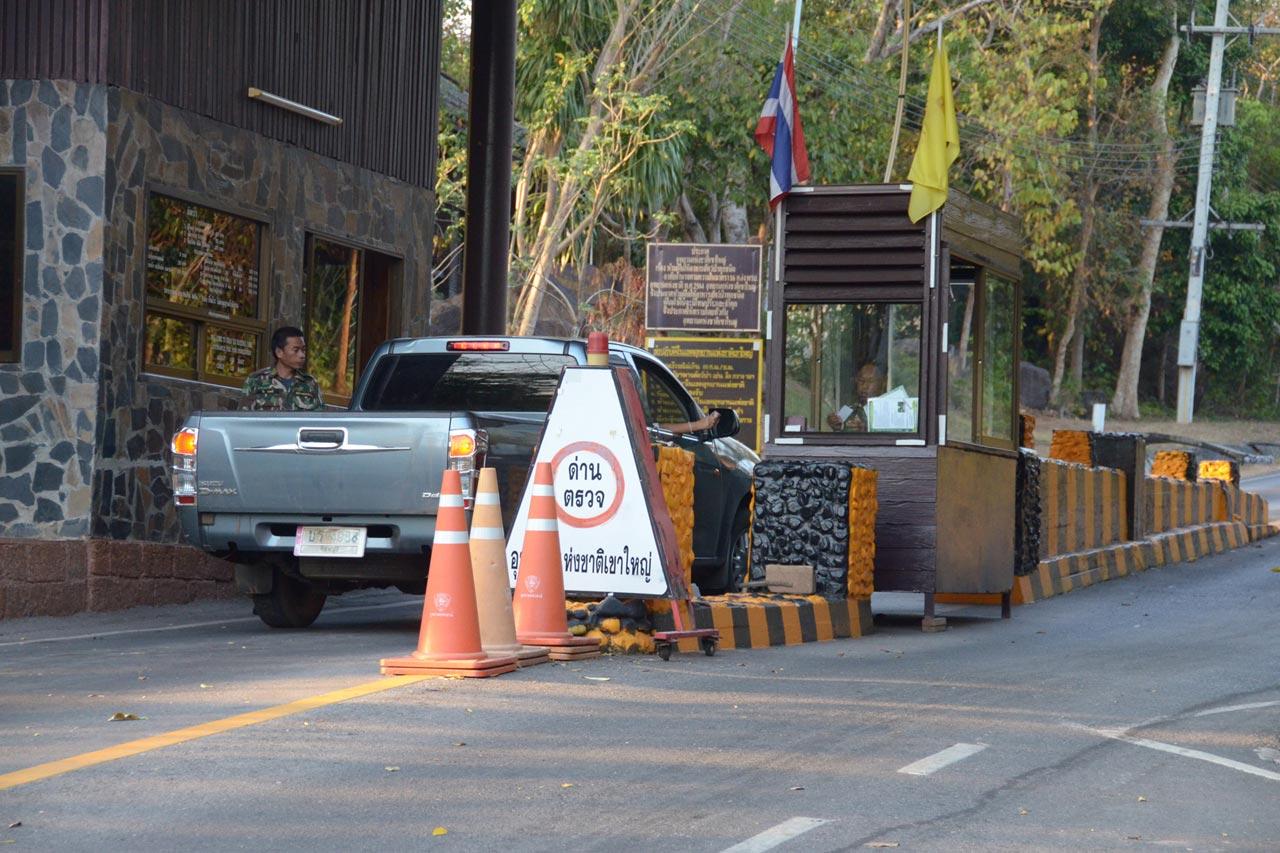 ทยอยเข้าด่าน ก่อน 18.00 น.