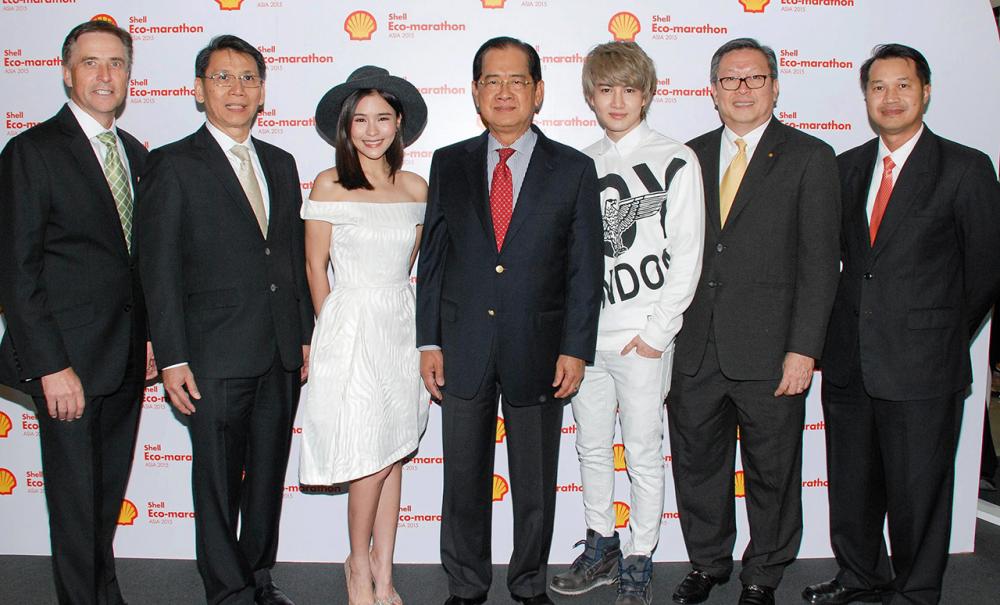 ออกแบบ ดร.ณรงค์ชัย อัครเศรณี รมว.พลังงาน และ อรรถ เหมวิจิตรพันธ์ แถลงข่าวการจัด เชลล์ อีโค–มาราธอน เอเชีย 2015 การแข่งขันออกแบบยานพาหนะประหยัดพลังงาน โดยมี แกรนท์ แมคเกรเกอร์, ดร.ทวารัฐ สูตะบุตร และ สุชาร์ มานะยิ่ง มาร่วมงานด้วย ที่เซ็นทรัลเวิลด์ วันก่อน.