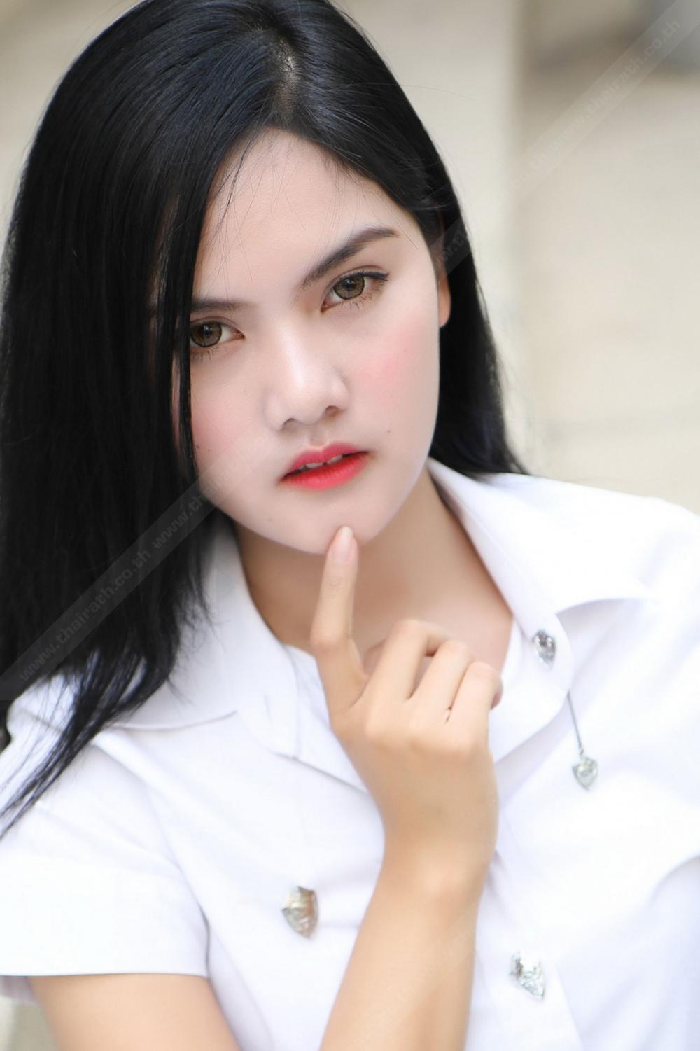 หน้านิ่ง ที่ใครๆว่า หยิ่ง