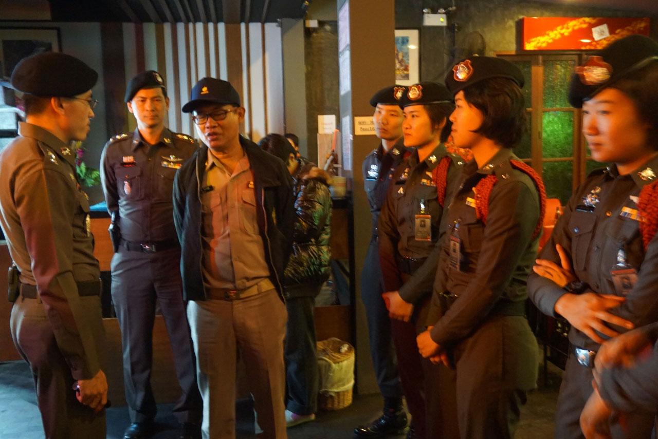 กำลังเจ้าหน้าที่ตรวจเข้มตามสถานบันเทิง เมืองเชียงใหม่