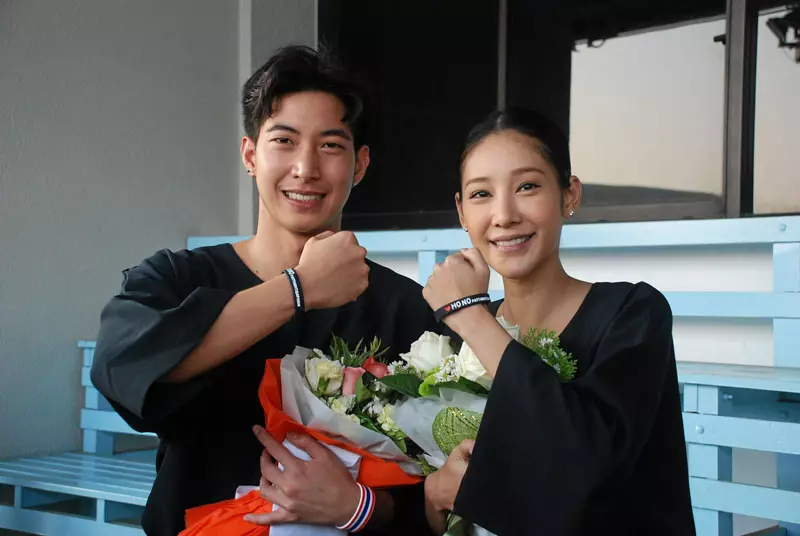 ดาราเลือกข้างการเมือง...กระทบทั้งงานและชีวิตส่วนตัว