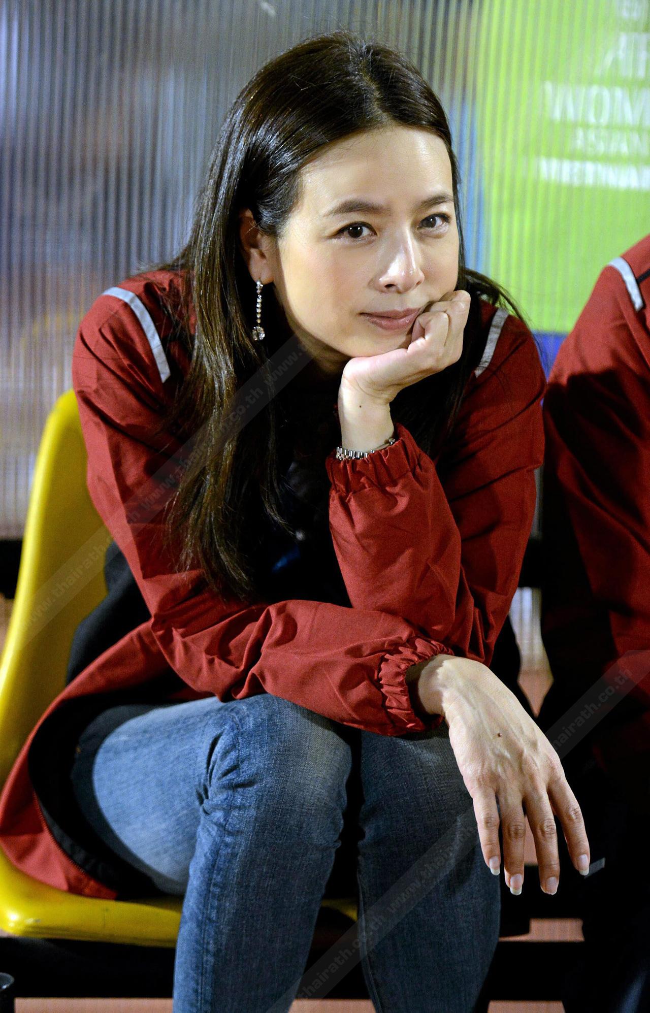 “มาดามแป้ง” เป็นผู้จัดการทีมฟุตบอลสวยที่สุดในโลก