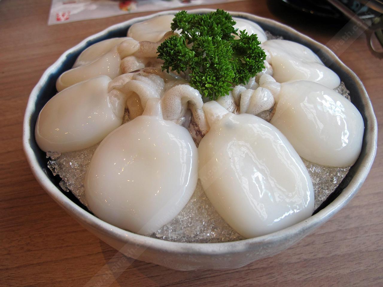 “หมึกเจาะ” สดกรอบอร่อย.