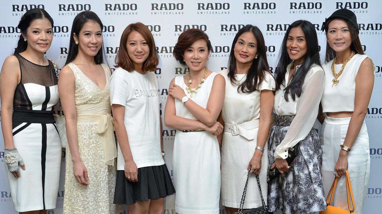เฉพาะผู้หญิง - ตันติมา ชัยวิสุทธิ์ เปิดตัว “ราโด อีเซนซ่า เซรามิก ทัช” นาฬิกาเซรามิกระบบสัมผัสรูปไร้เม็ดมะยมสำหรับสุภาพสตรี โดยมี ม.ล.รดีเทพ เทวกุล, ม.ล.วรารมณ์ ชุมพล, เพ็ญสุภา คชเสนี และ อุณาวรรณ ตั้งคารวคุณ มาร่วมงานด้วย ที่โรงแรมโอเรียนเต็ล เรสซิเดนซ์ วันก่อน.