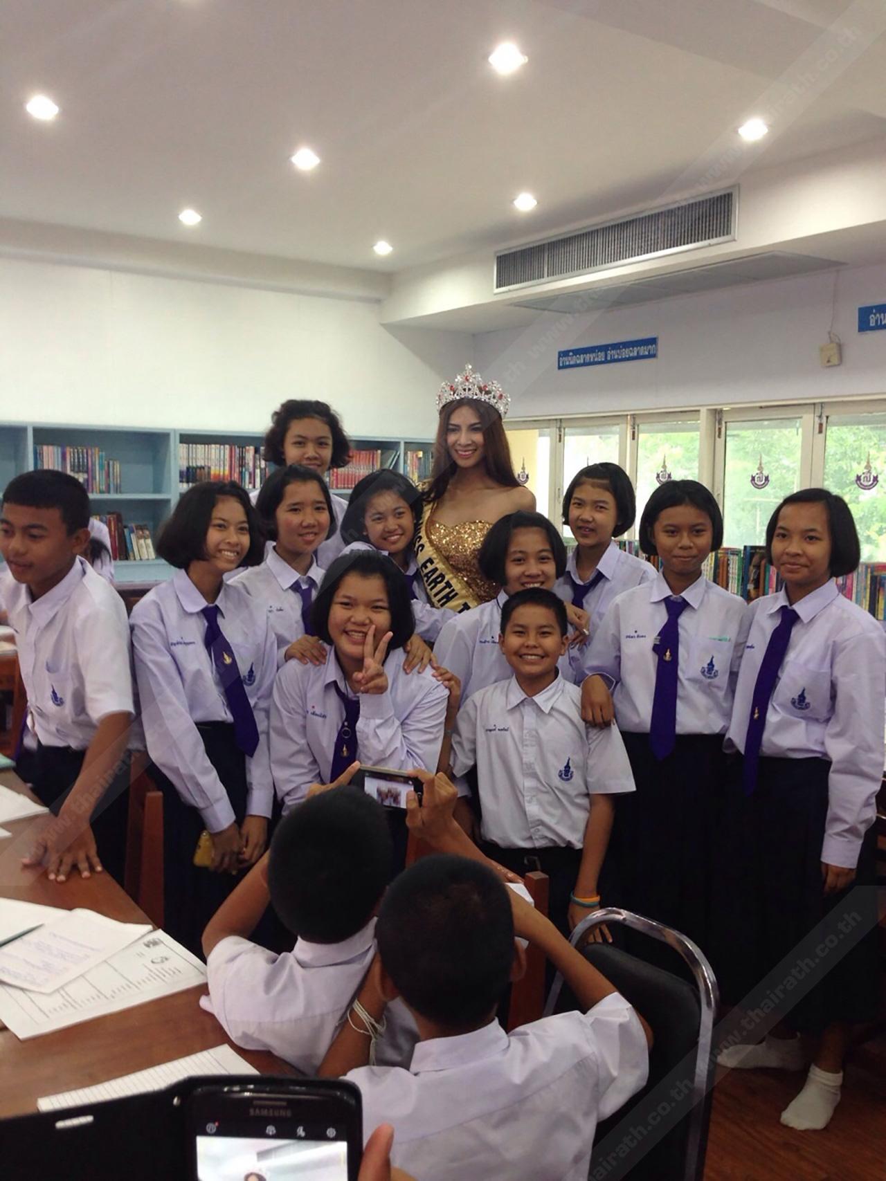 ศศิรุ่นพี่มาเยี่ยมรุ่นน้อง