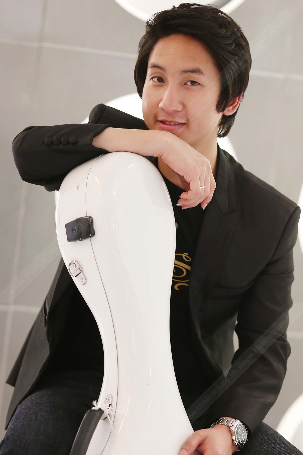 รอยยิ้มมหาเสน่ห์ สาวๆ อย่าเพิ่งกรี๊ด