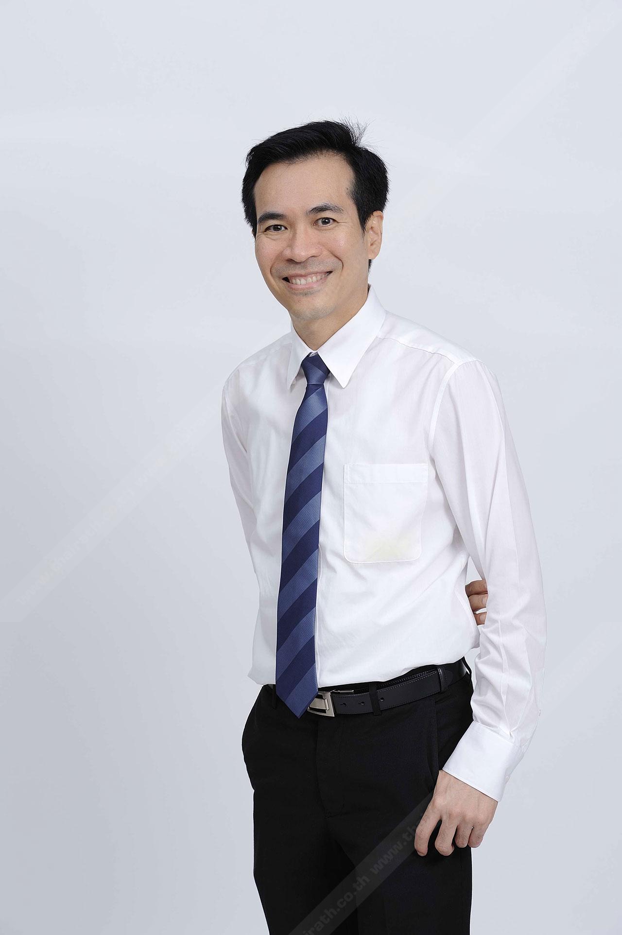 นายแพทย์พงษ์ศักดิ์ น้อยพยัคฆ์ หัวหน้าหน่วยพัฒนาการเด็กและวัยรุ่น ภาควิชากุมารเวชศาสตร์ คณะแพทยศาสตร์วชิรพยาบาล มหาวิทยาลัยนวมินทราธิราช