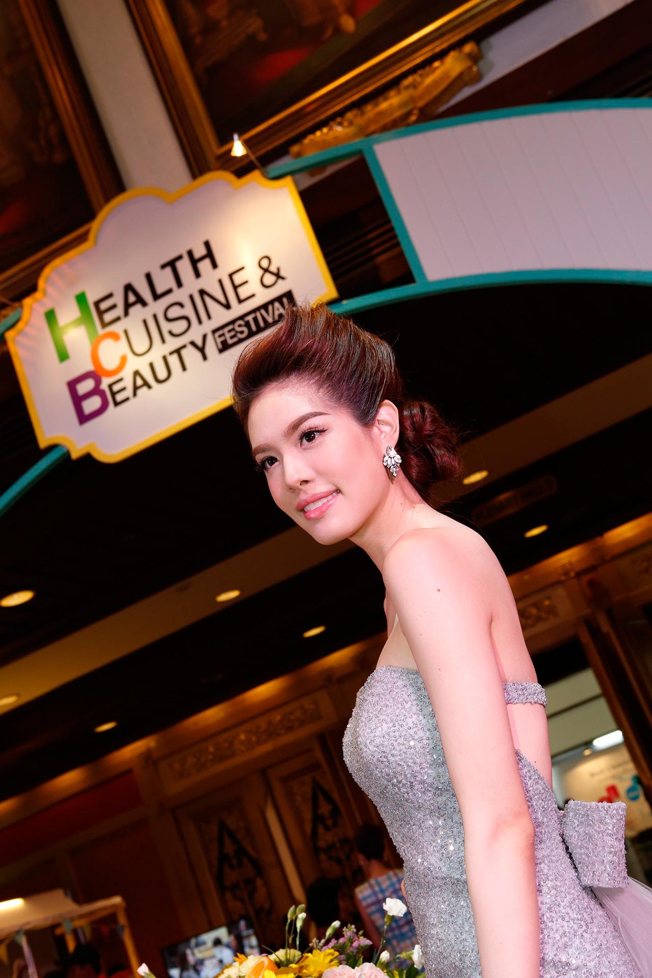 นางเอก เกรซ กาญจน์เกล้า เผยโฉมในงานวันแรก
