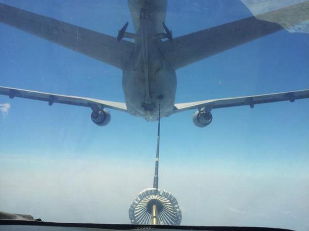 MV-22 ฝูง VMM-265 กำลังเติมเชื้อเพลิงจาก KC-10 ภาพโดย Mike yao ทวิตเตอร์ @TheBaseLeg