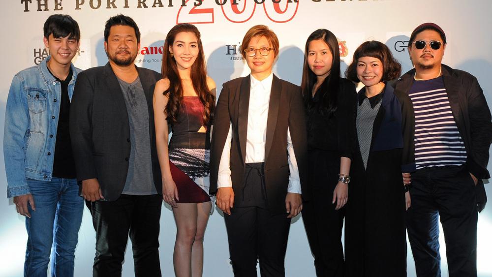 เชิญชมจ้า - อรดา เกิดหงษ์ และ เจิมศิริ เหลืองศุภภรณ์ เปิดนิทรรศการภาพถ่าย “HAMBURGER 200 : THE PORTRAITS OF OUR GENERATION” พร้อมจำหน่ายหนังสือหารายได้มอบให้มูลนิธิสวัสดิการนักแสดงอาวุโส โดยมี คเชนทร์ วงศ์แหลมทอง มาร่วมงานด้วย ที่เซ็นทรัลเวิลด์ วันก่อน.