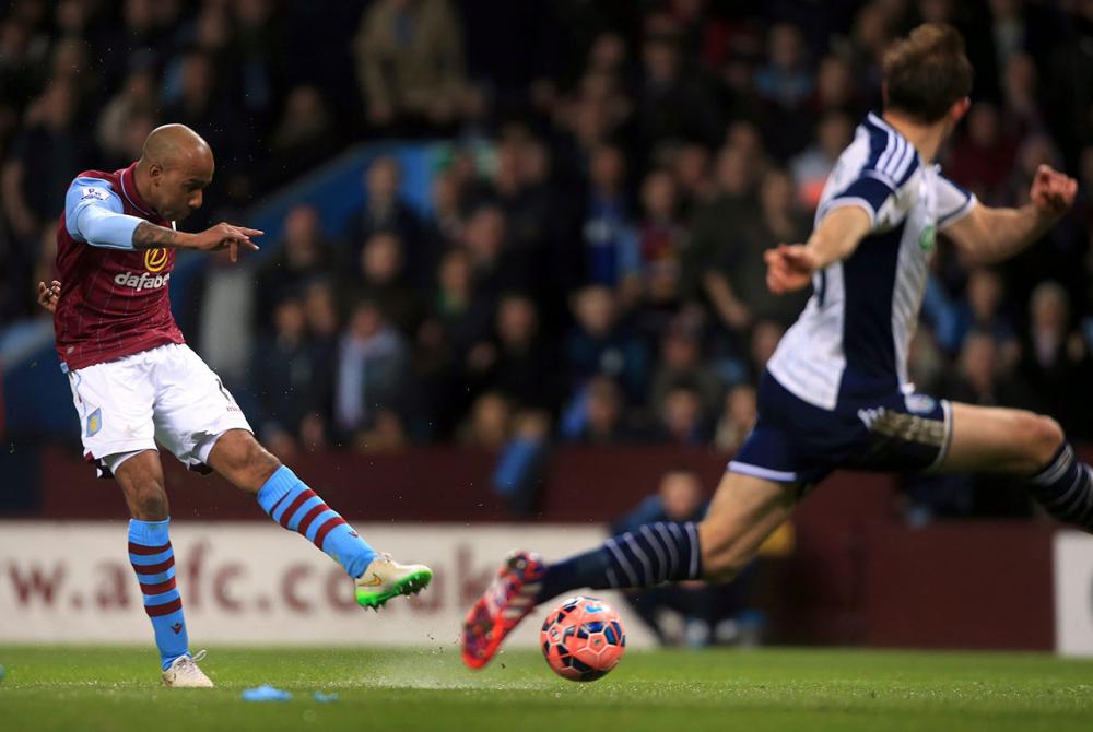 ฟาเบียน เดลฟ์ ยิงให้ แอสตัน วิลลา ขึ้นนำ 1-0