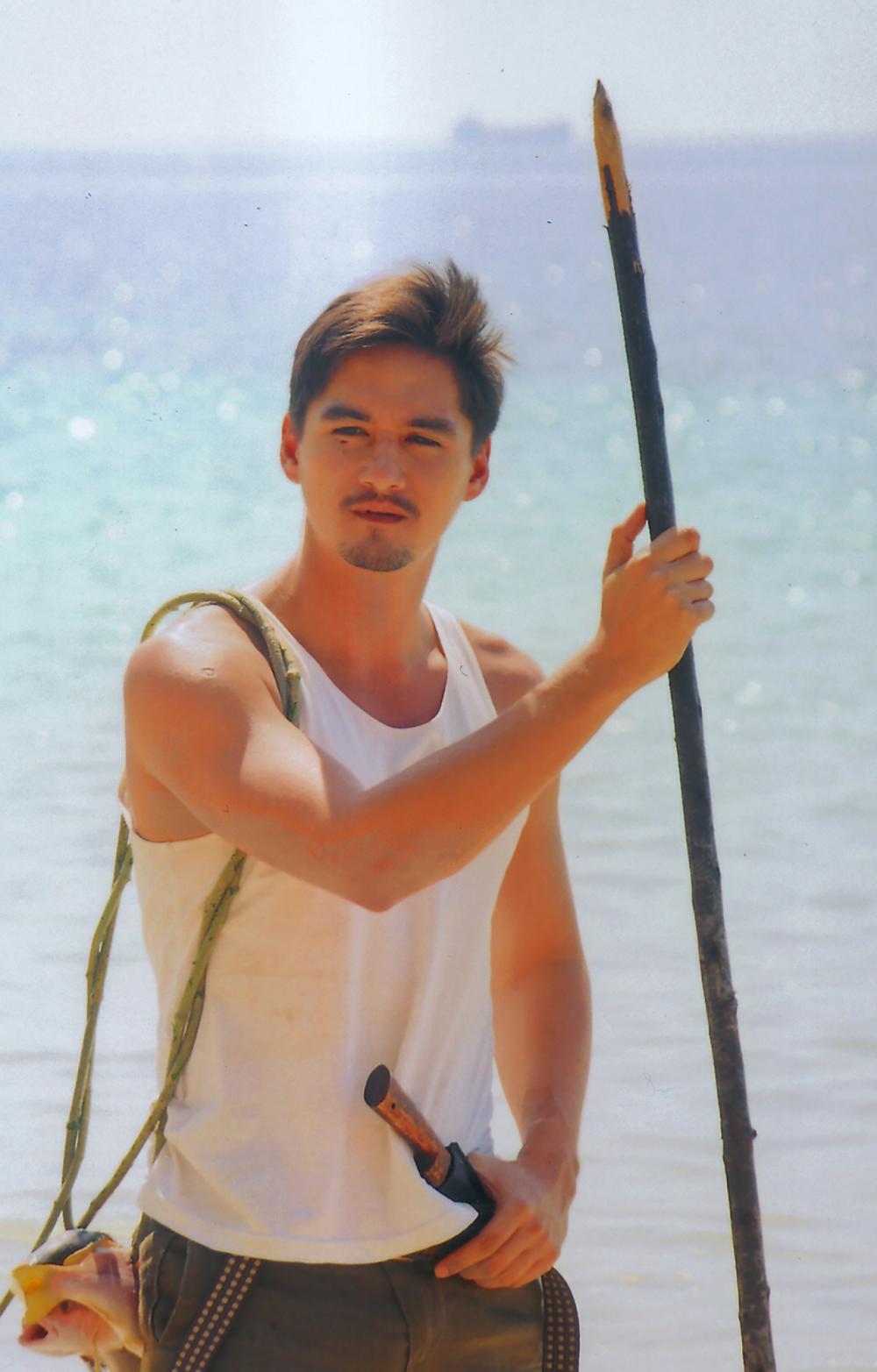 อนันดา รับบท เป็น ภรพ