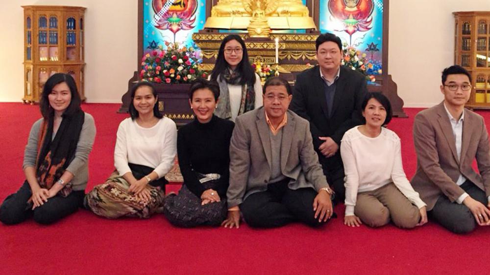 ร่วมทำบุญ จักร บุญ–หลง ออท. ณ กรุงออสโล นอร์เวย์ และ กมลรัตน์ ภริยา พร้อมข้าราชการสถานทูต ไปร่วมทำบุญเนื่องในวันมาฆบูชา โดยมีชาวไทยไปร่วมงานกันอย่างพร้อมเพรียง และถือโอกาสพบ ออท.คนใหม่ด้วย.