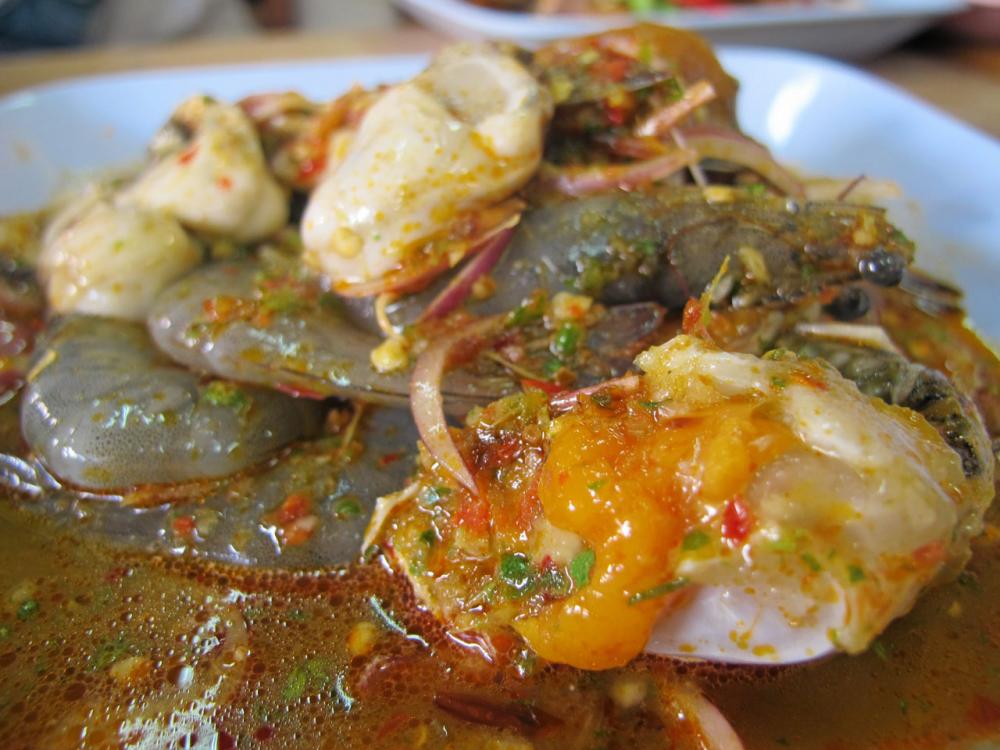 “ยำทะเลแซ่บ” แซ่บจี๊ดสมชื่อ.