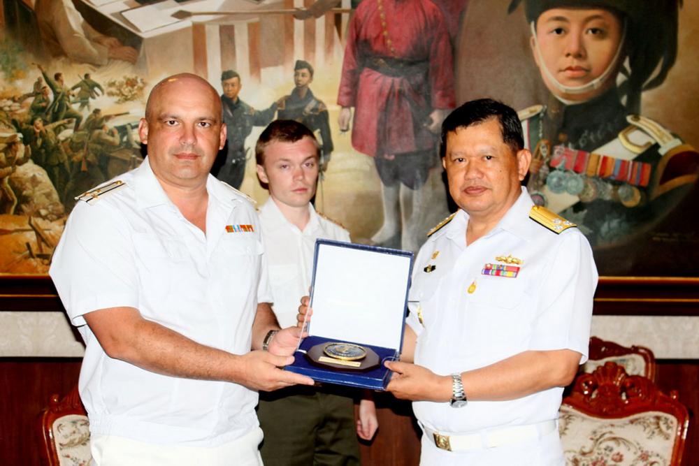 นาวาเอก ALEXANDER V.POTAPOV และ พล.ร.ท.วิพากษ์ น้อยจินดา