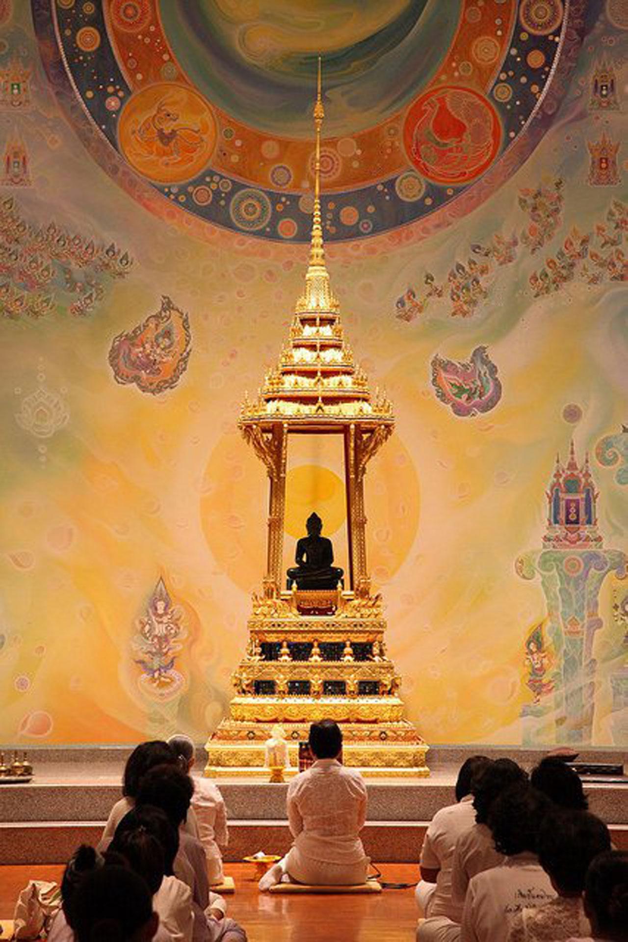 ภายในโบสถ์วัดพระราม ๙