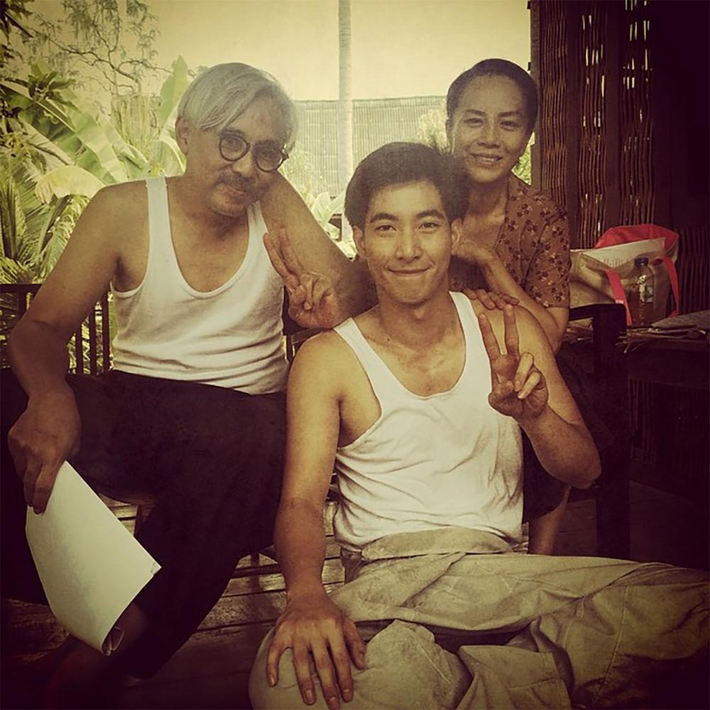 อาตู่กับพี่ต่าย รับบทเป็นพ่อแม่ในเรื่อง