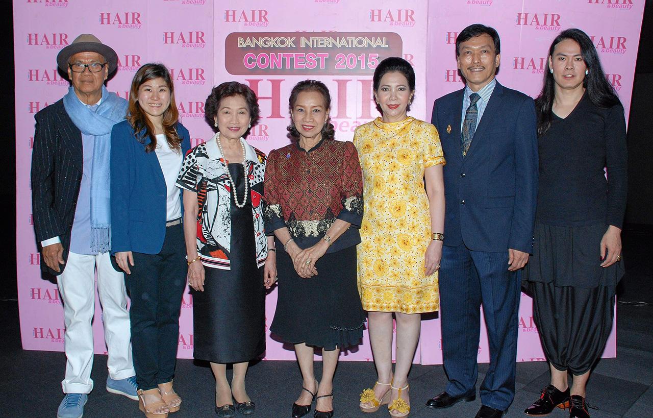 หาช่างเก่ง - คุณหญิงตรึงใจ อิฐรัตน์ เปิดงาน “บางกอกอินเตอร์เนชั่นแนลคอนเทสต์ 2015” การแข่งขันชิงแชมป์ผมนานาชาติ โดยมี ทินกร ตันติอำไพวงศ์, รัตนา จิราธิวัฒน์, ม.ล.ปุญยนุช ดุลยจินดา และ ไกรวิทย์ พุ่มสุโข มาร่วมงานด้วย ที่เซ็นทรัลพลาซา ลาดพร้าว วันก่อน.