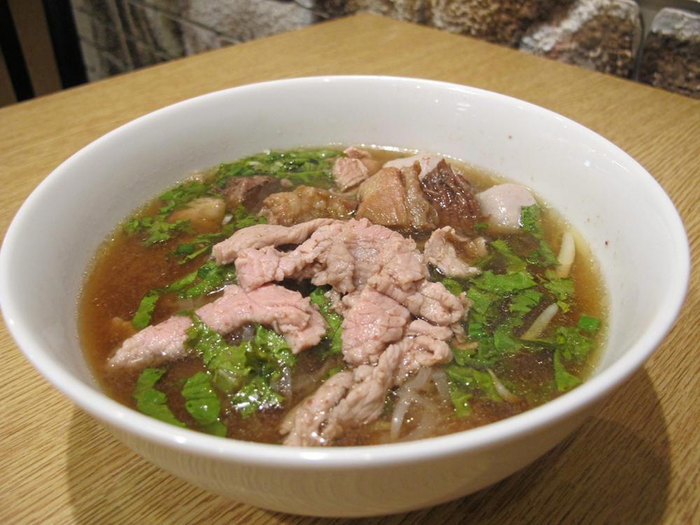 “ก๋วยเตี๋ยวเนื้อสูตรซุปต้นตำรับ” เลอค่ามาก.