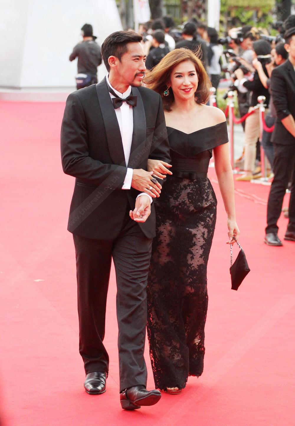 ตั๊ก นภัสสร - ป๊อก ปิยะธิดา