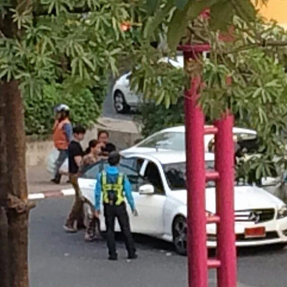 มาริโอ้กับจันจิขึ้นรถคันเดียวกัน