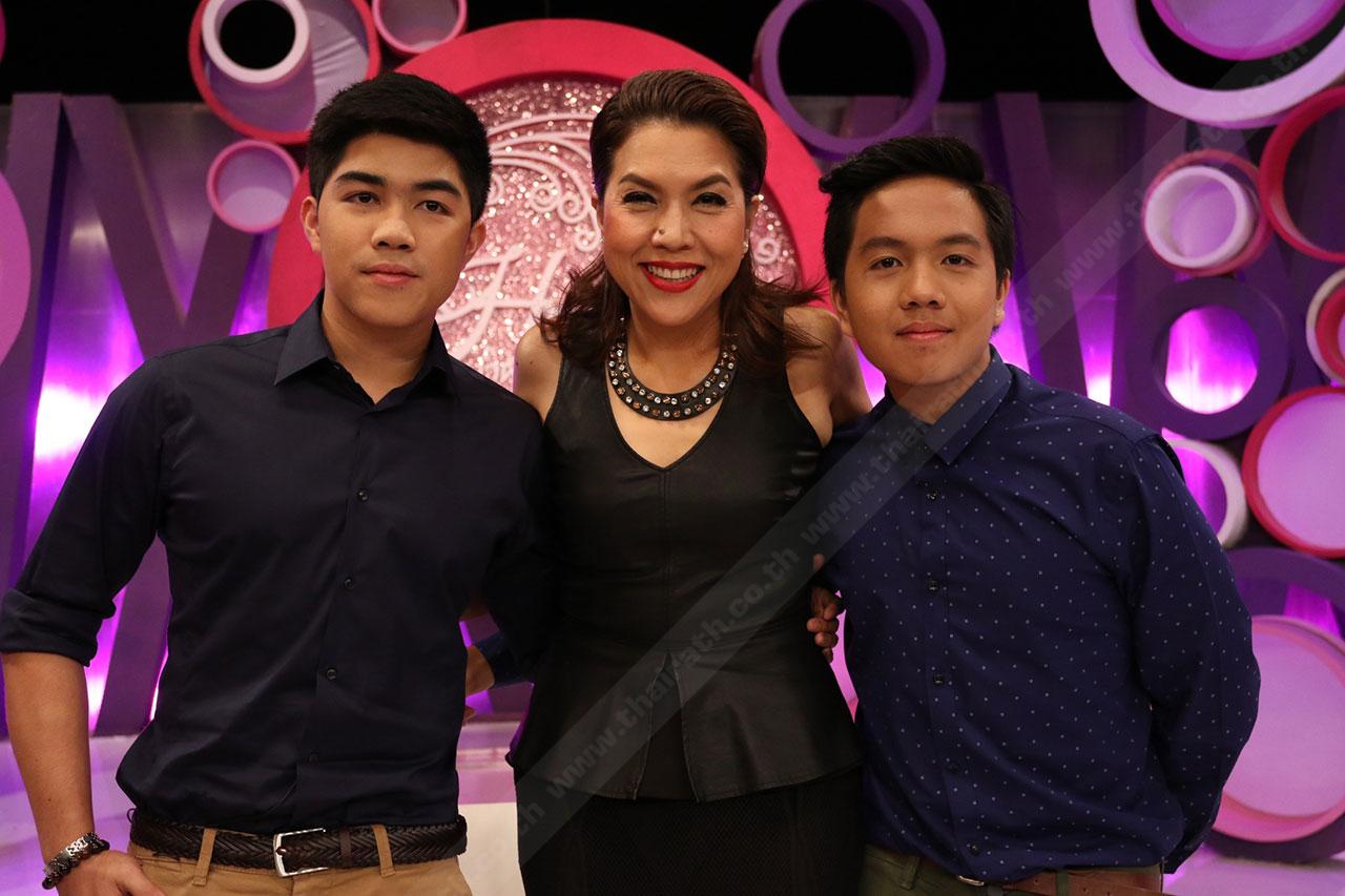 อยากบอกว่า ลูกชายหล่อมาก