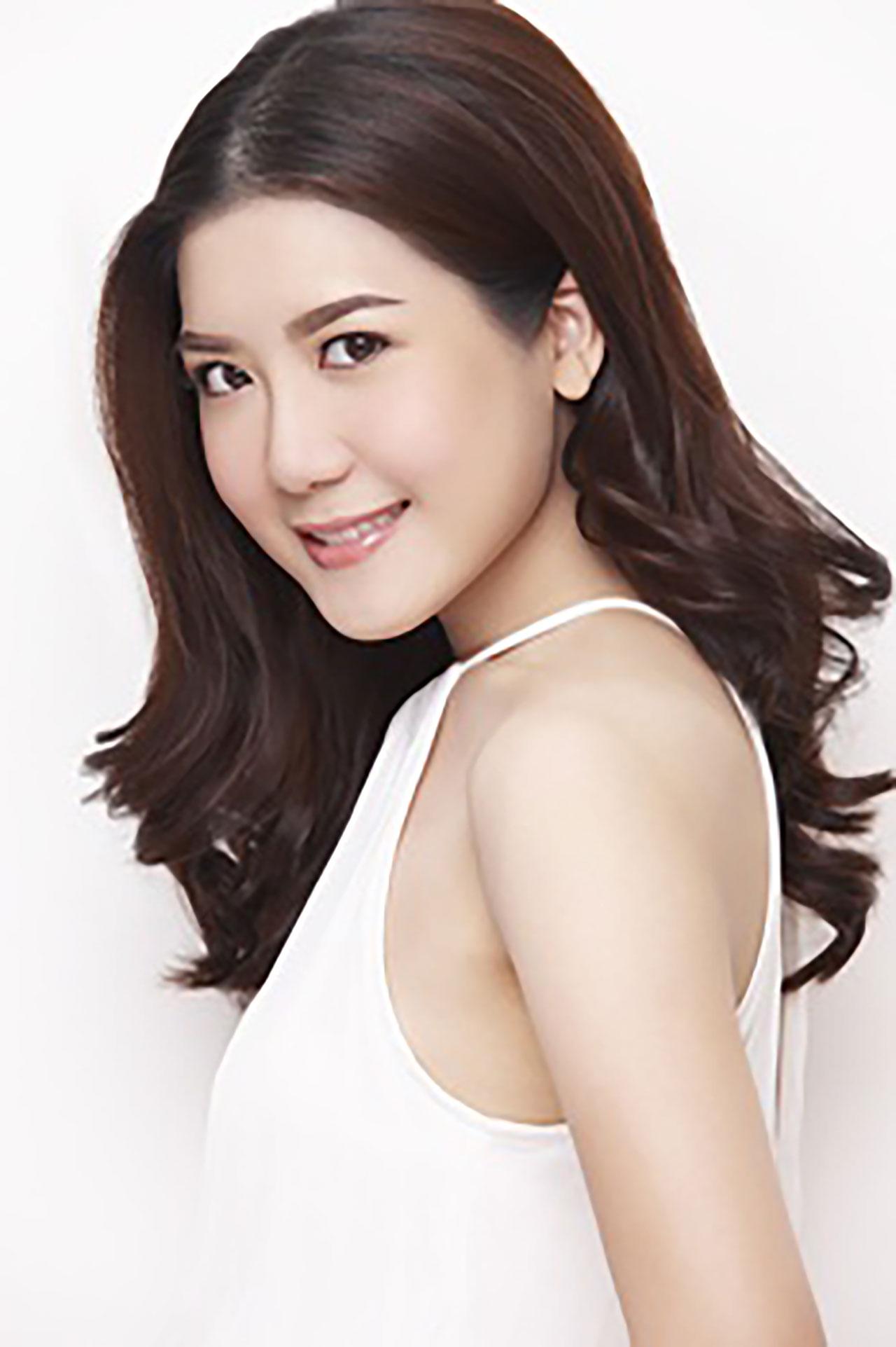 ดีไซเนอร์สาวสวย 'ปุ้น-ชนาภา ตรีรัตนชาติ' จากแบรนด์ Irada