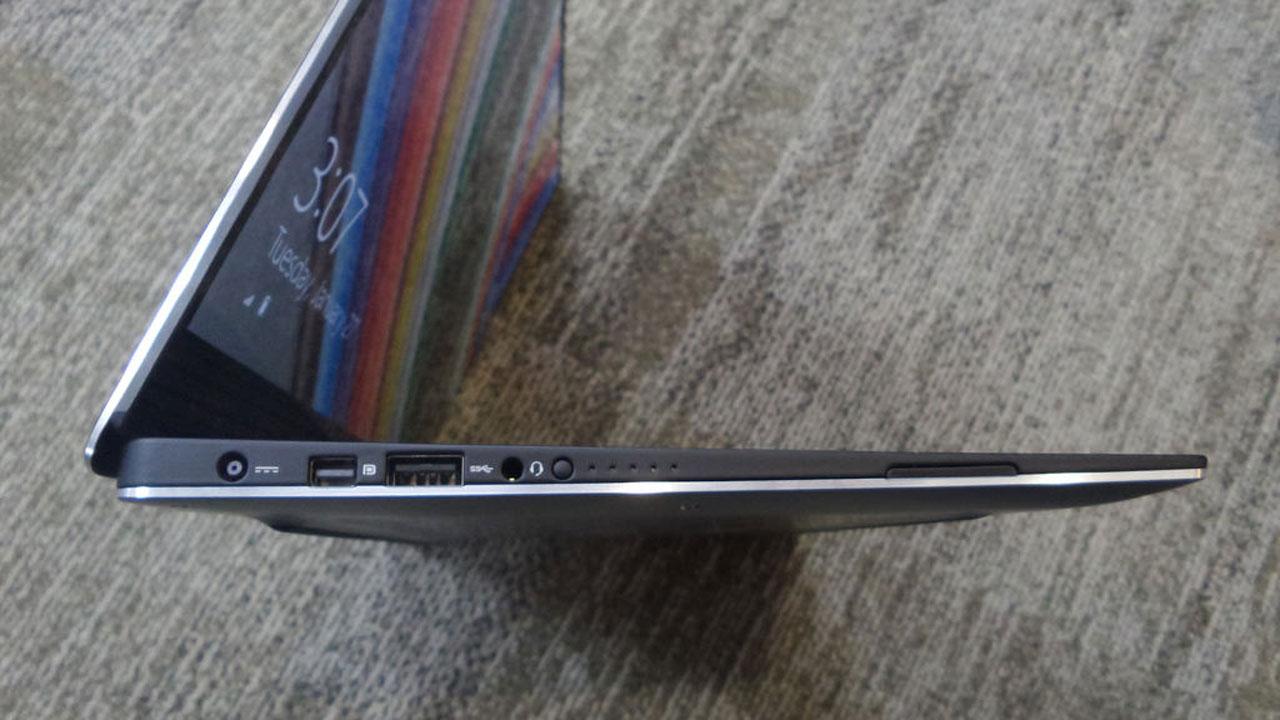 Dell XPS 13 ด้านซ้าย