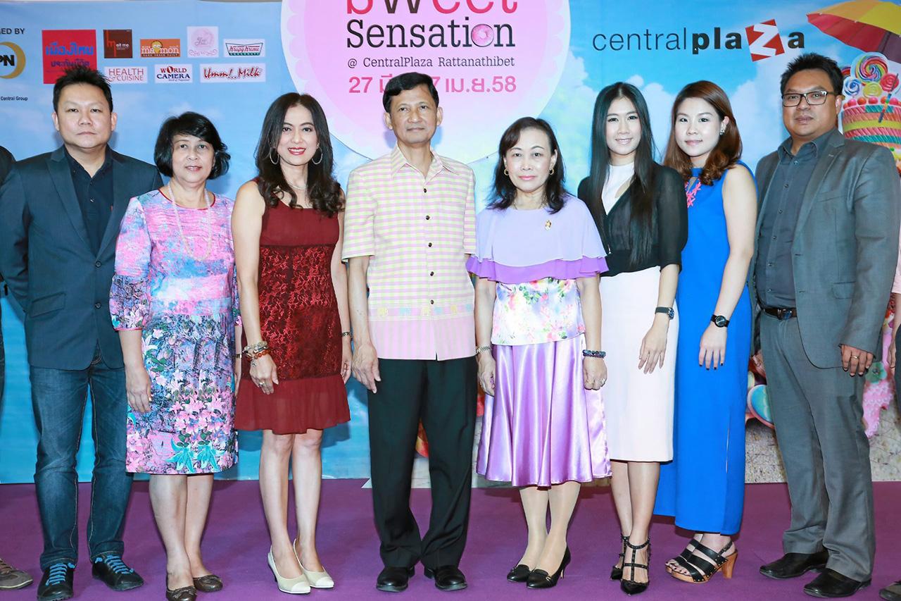 หวานฉ่ำ ชนม์ชื่น บุญญานุสาสน์ ผวจ.นนทบุรี เปิด “Sweet sensation 2015” งานรวมขนมหวาน-เบเกอรี่ ต้อนรับซัมเมอร์ จัดถึง 7 เม.ย. โดยมี วันเพ็ญ กอบัวแก้ว, ปานจิตร สันทัด กลการ และ ณัชชา ศรีพนารัตนกุล มาร่วมงานด้วย ที่เซ็นทรัลพลาซา รัตนาธิเบศร์ วันก่อน.