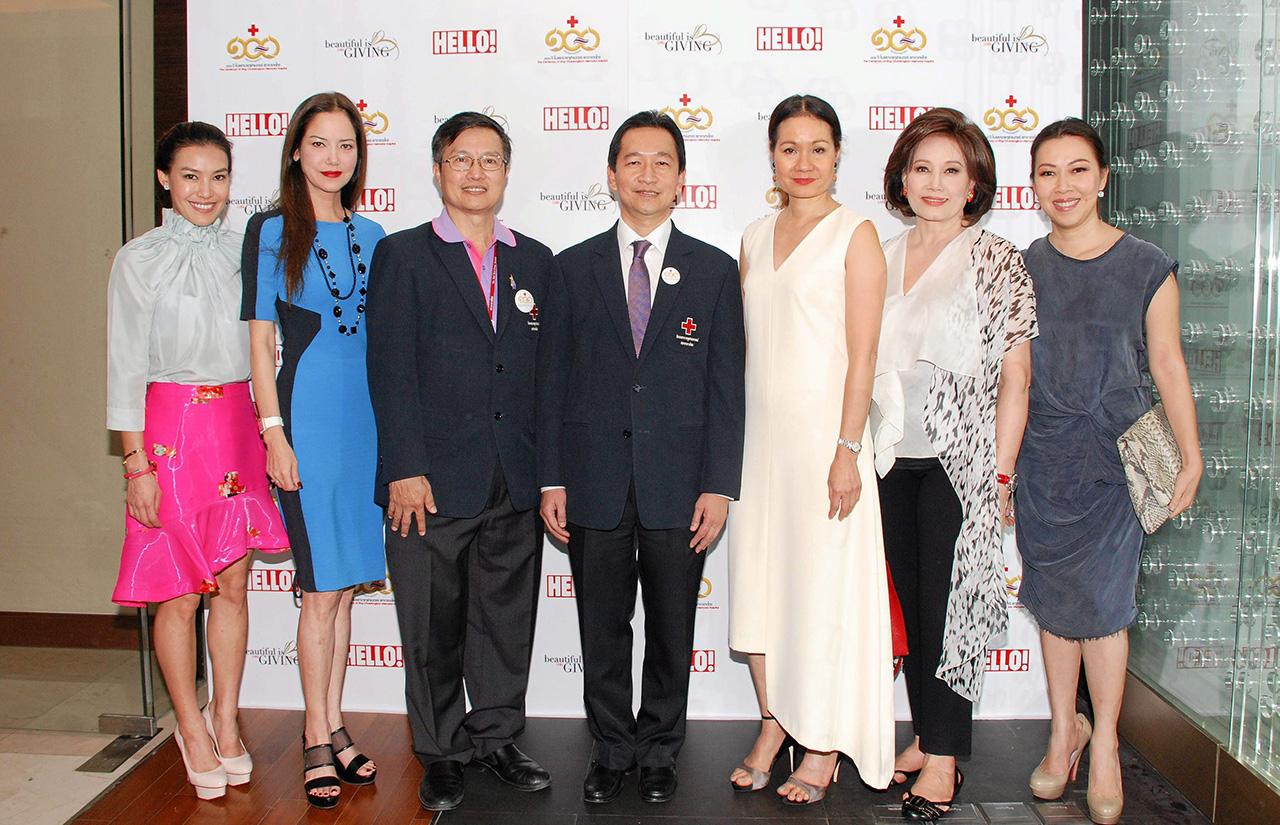 แท้งกิ้ว รศ.นพ.โศภณ นภาธร และ วราภรณ์ ศิริบุญมา จัดงานเลี้ยงขอบคุณผู้สนับสนุนกิจกรรมการกุศล “Beautiful is GIVING : การให้คือ...ความสุข” โดยมี รศ.นพ.ประเสริฐ ตรีวิจิตรศิลป์, อุษณีย์ วรวงศ์วสุ และ ฮอลลี่ อัมระนันทน์ มาร่วมงานด้วย ที่โรงแรมเอทัส ลุมพินี วันก่อน.
