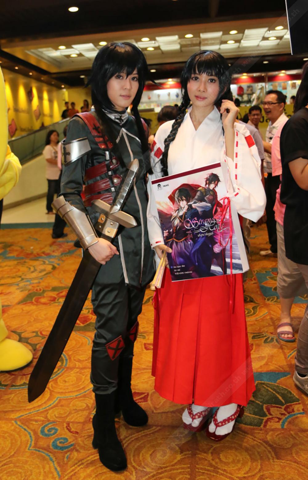 2 สาวจากการ์ตูนญี่ปุ่น