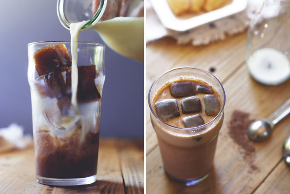 ใส่นมและคนให้เข้ากับก้อนกาแฟ