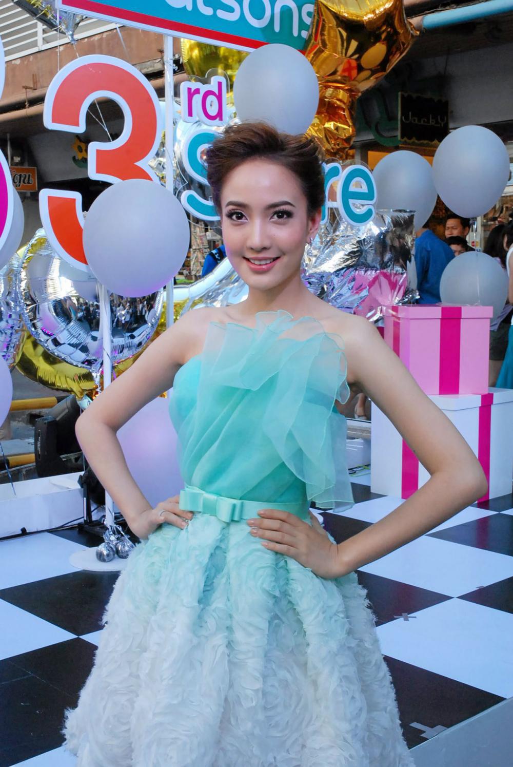ไม่มีไฮโซมาจีบนะคะ