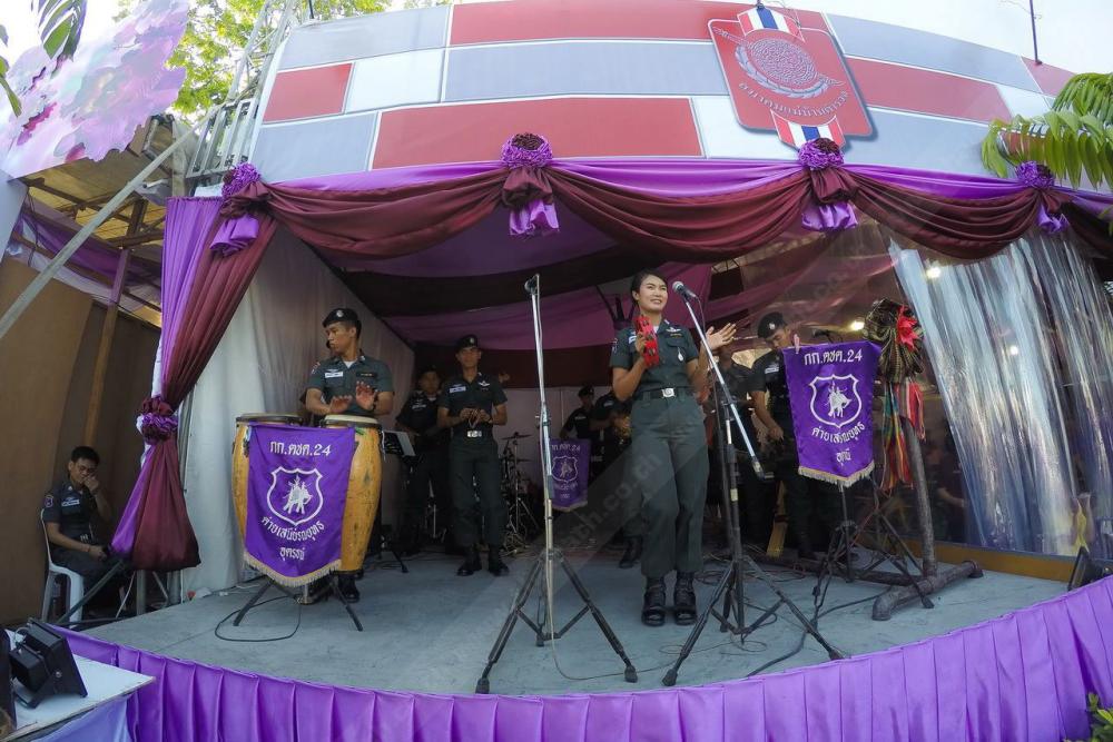 บรรยากาศในซุ้มแม่บ้านตำรวจ