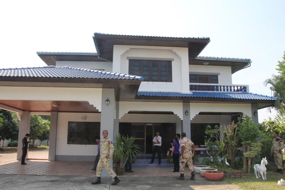 บ้านปลัดอาวุโส เซียนพระ อำเภอท่าอุเทน นครพนม โดน กวาดทองคำ พระเครื่องดัง เกลี้ยงบ้าน
