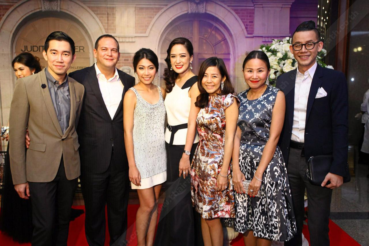 ว่าที่หุ้นส่วนใหญ่!! “ป๊อป–วราวุธ เลาหพงศ์ชนะ” เกณฑ์น้องๆ และหวานใจ ช่วยเทกแคร์แขกวีไอพีจนจบงาน.